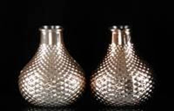 Liten vase i rosegull med rutemønster h:12cm