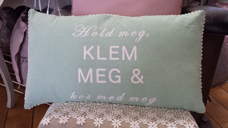 Pute mintgrønn med tekst Hold meg...