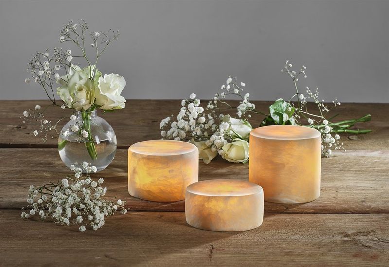 Marble oppladbar bordlys i ekte marmor Beige silkematt Liten 8x4 cm